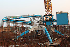 Concrete placing boom