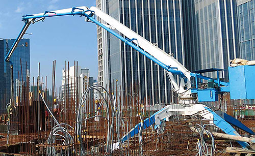 Self-climbing Hydraulic Concrete Placing Boom